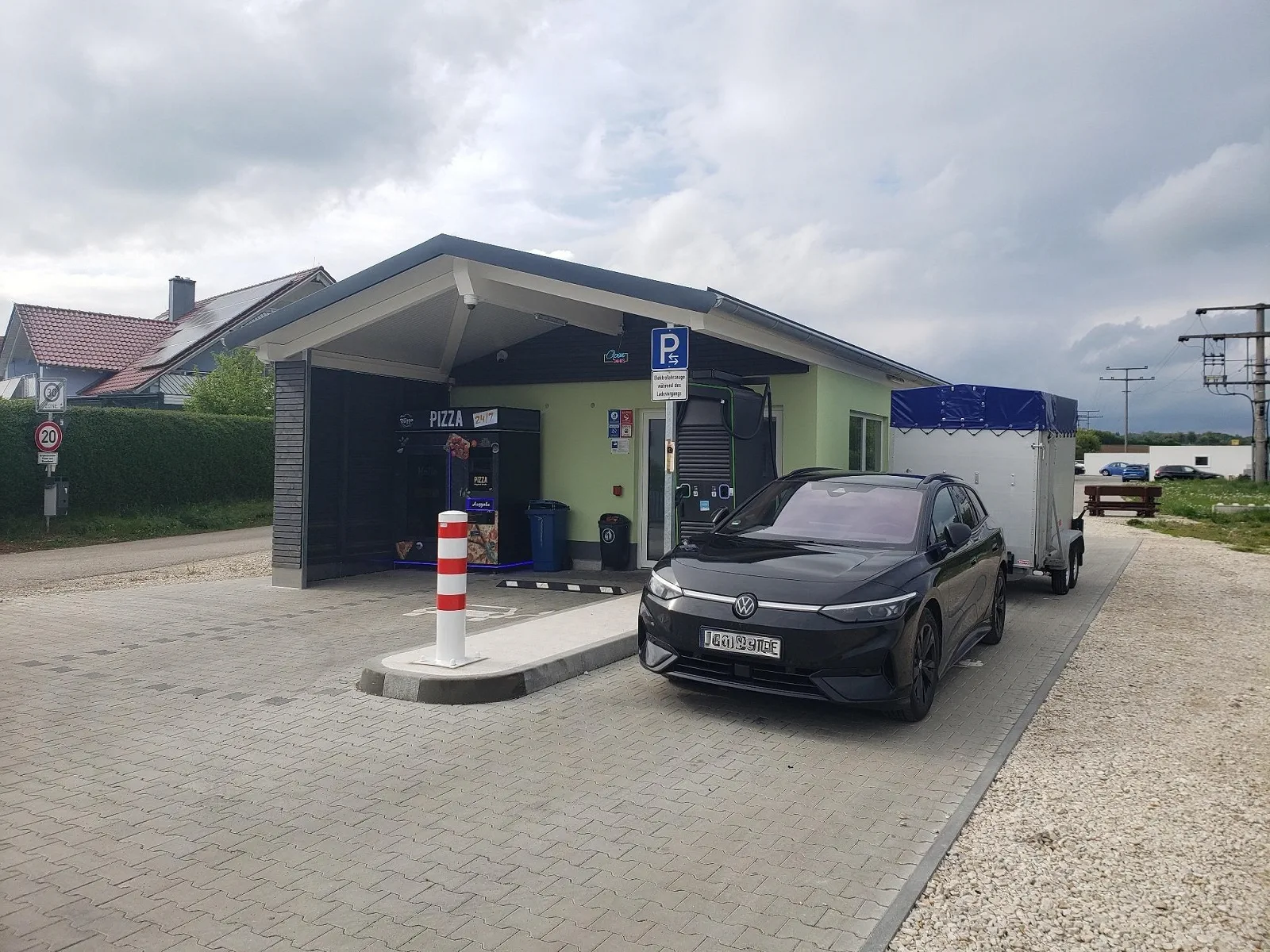 Laden im Ladepark 05