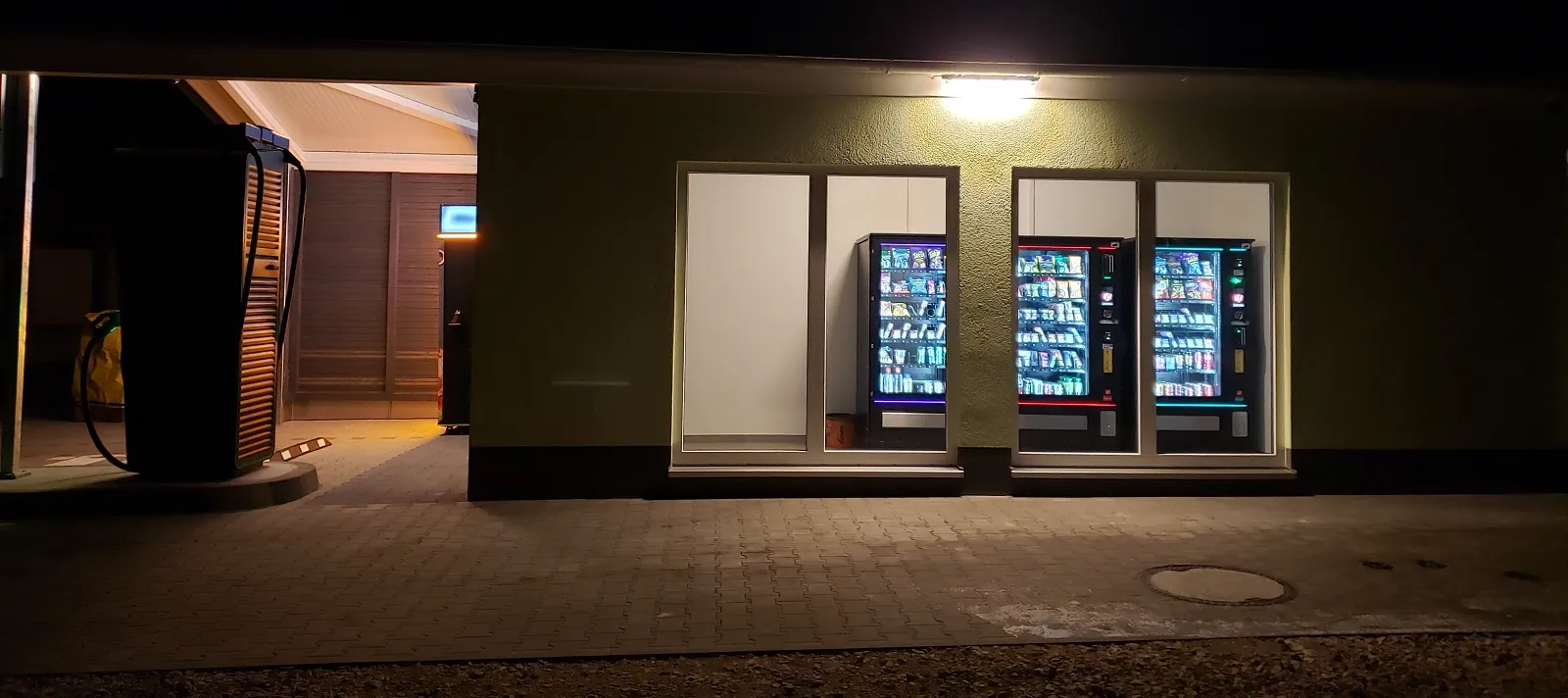 Shop and Lounge 05